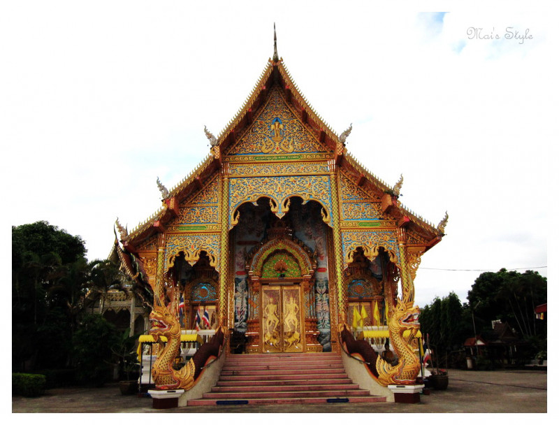 temple in chiang khong